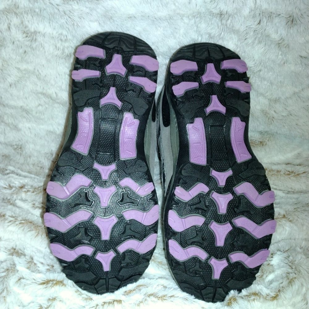 Gander Mountain girls shoes. - Picture 4 of 10